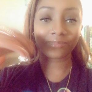 Meet your Posher, Anika